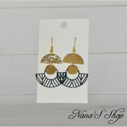 Boucles d'oreilles bohème chic, noires et dorées, symétriques, faites main, modèle 2.
