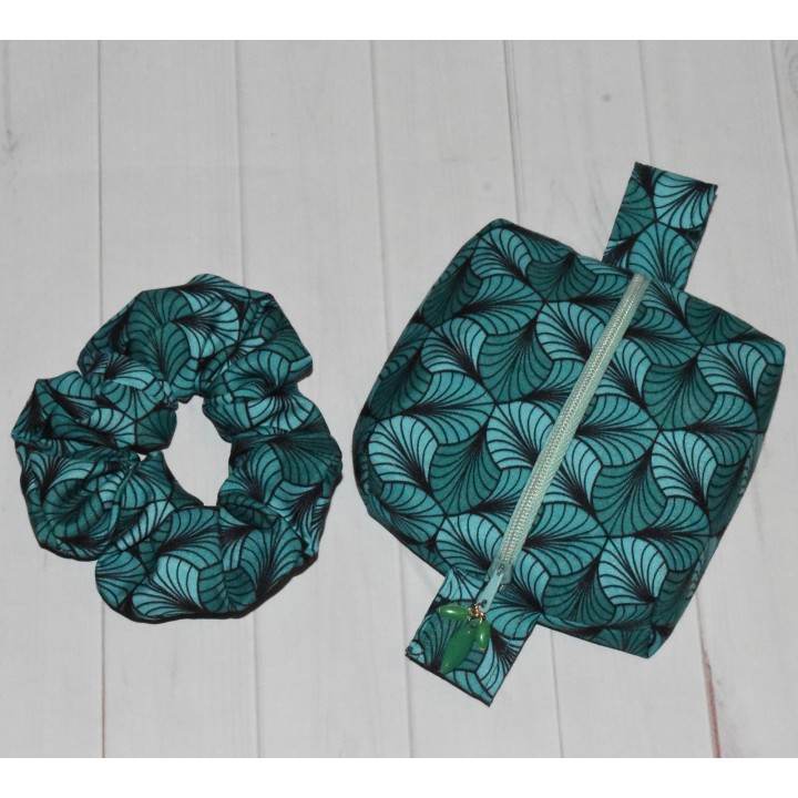 Chouchou et pochette, vert en Wax Feuilles fractales, éco-conçu et fait main.