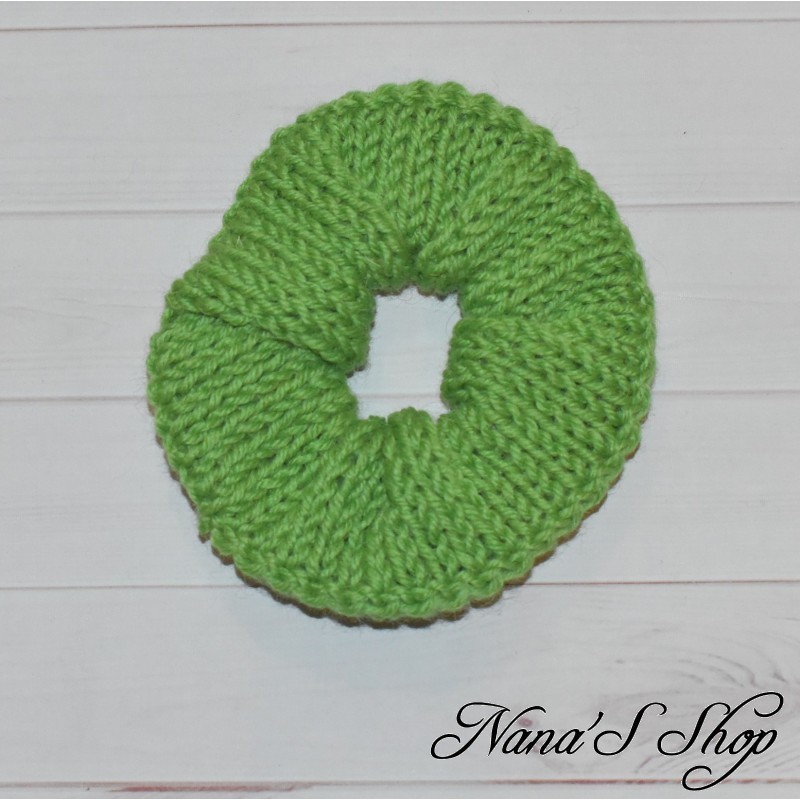 Chouchou tricoté, couleur uni, fait main, vert. Chouchou tricoté, couleur uni, fait main, vert.