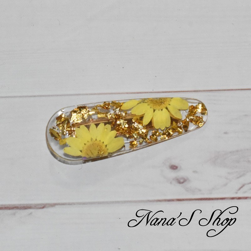 Barrette en résine, feuille d'or et Marguerite jaune, faite mains.
