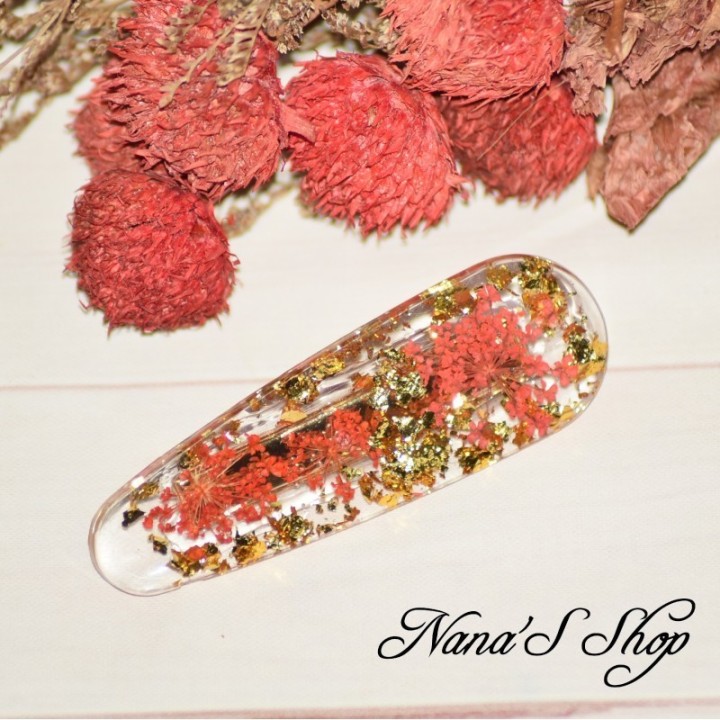 Barrette en résine, fleurs séchées rouge, faite mains