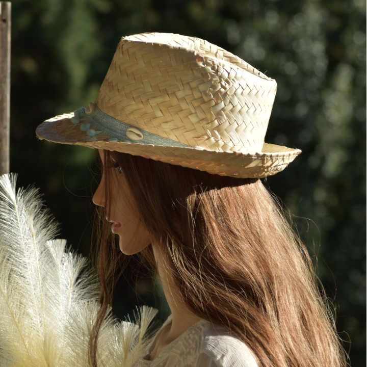 Chapeau en raphia, cauris, style bohème, Modèle menthe.