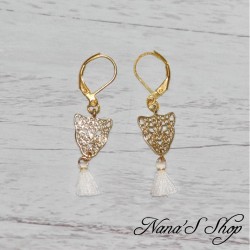 Boucles d'oreilles Bohème, Léopard ciselé doré et Pompon Tassel blanc, faites mains.
