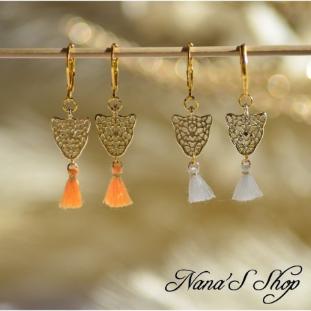Boucles d'oreilles Bohème, Léopard ciselé doré et Pompon Tassel coloré, faites mains.