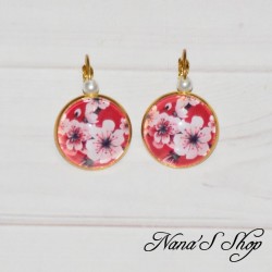 Boucles d'oreilles Japon, Fleurs de cerisier, faites mains, coloris rouge.