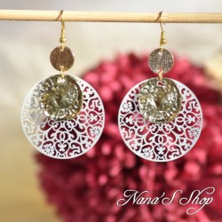 Boucles d'oreilles, Bohème, estampe romantique, coloris blanc, faites mains.