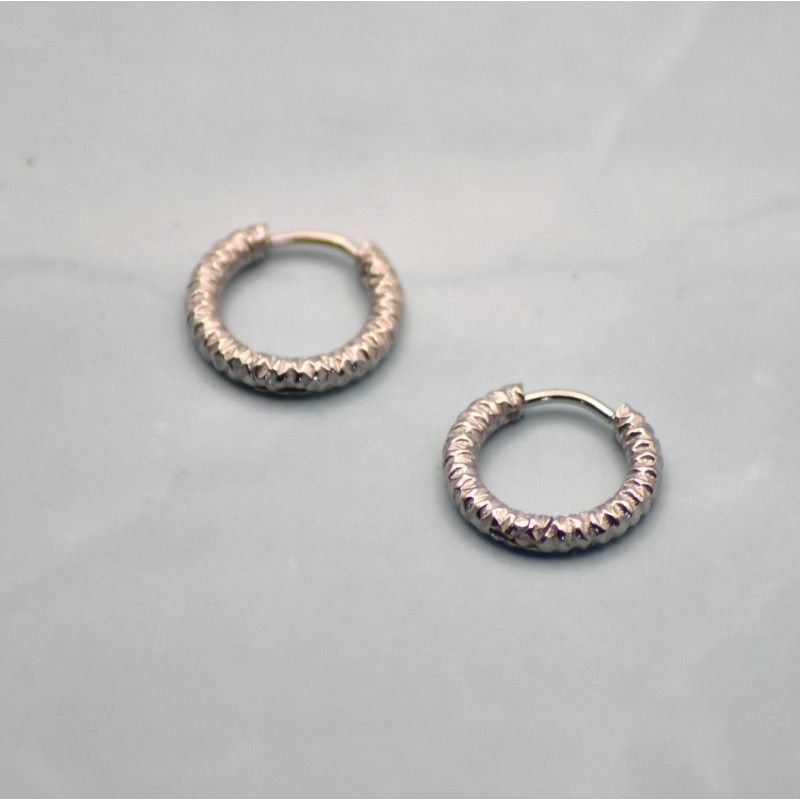 Créoles Martelées, en Acier Inoxydable, Argenté, taille 14mm.