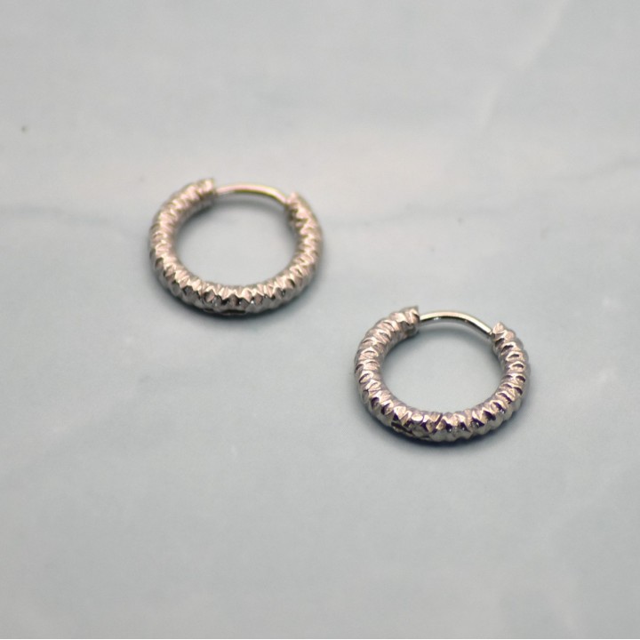 Créoles Martelées, en Acier Inoxydable, Argenté, taille 14mm.