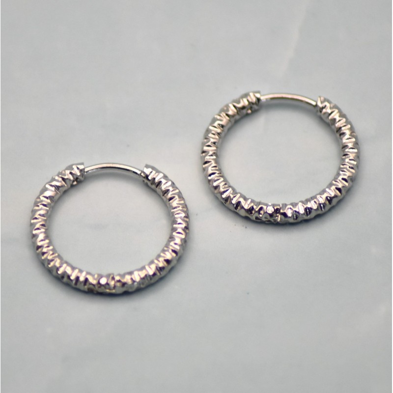 Créoles Martelées, en Acier Inoxydable, Argenté, taille 18mm.