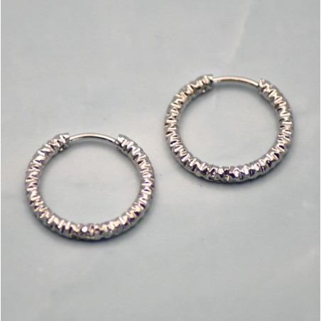 Créoles Martelées, en Acier Inoxydable, Argenté, taille 18mm.