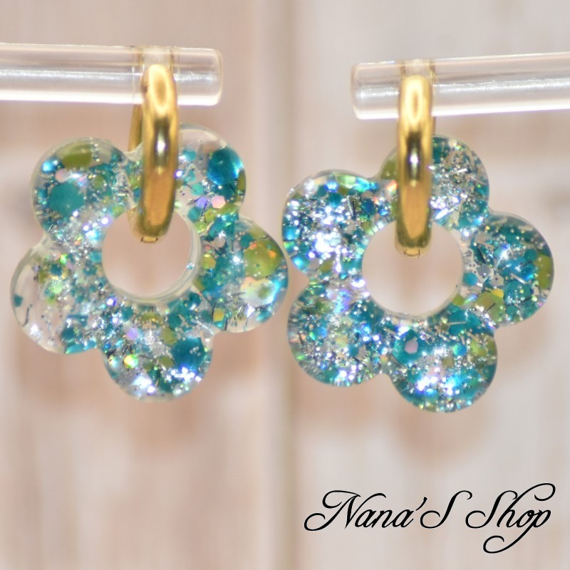 Pampilles interchangeables en forme de fleur, en résine et paillettes verte et argent, fait main, pour créoles à composer.