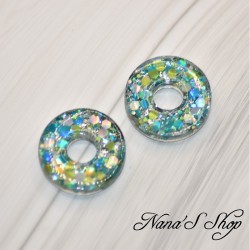 Pampilles interchangeables en forme de donuts, en résine et paillettes verte et argent, fait main, pour créoles à composer.