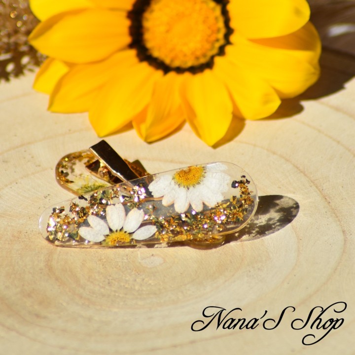 Barrette en résine et marguerites séchées et feuille d’or, fait main en France