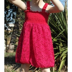 Robe boule fille, en dentelle, coloris rose fuchsia.