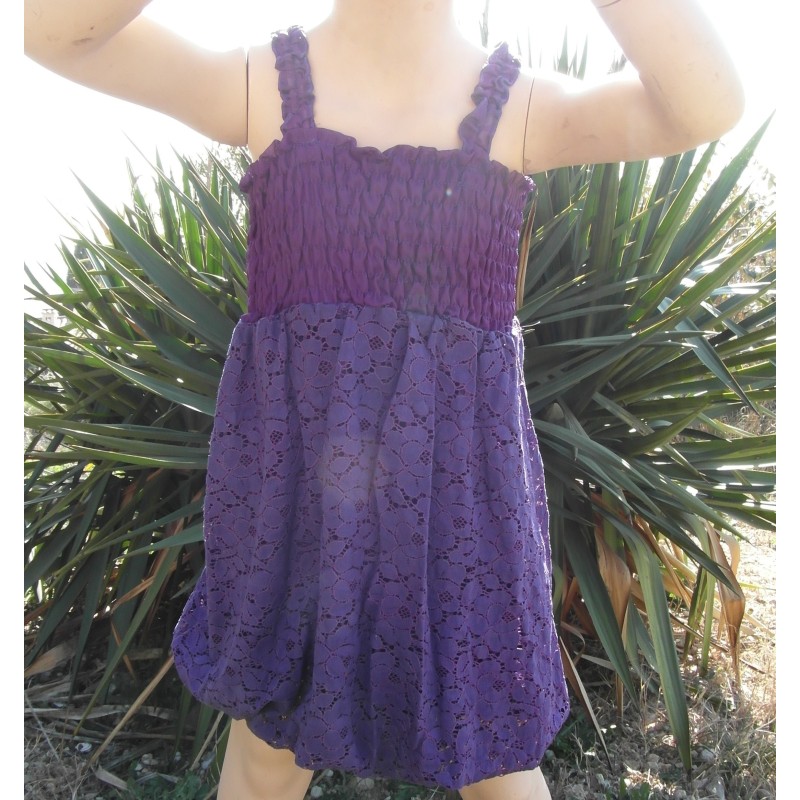 Robe boule fille, en dentelle, coloris violet.