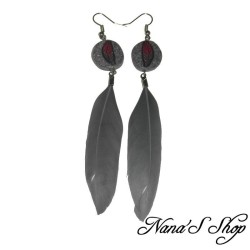 Longues boucles d'oreilles plumes, Feather Loving, coloris gris.