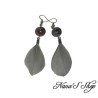 Longues boucles d'oreilles plumes, Feather Loving, coloris gris.