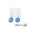 Boucles d'oreilles fantaisie, gouttes en verre, motif aquarelle, coloris bleu, modèle 1.