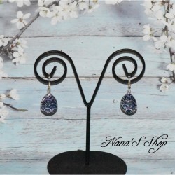 Boucles d'oreilles fantaisie, gouttes en verre, motif aquarelle, coloris bleu foncé, modèle 2.