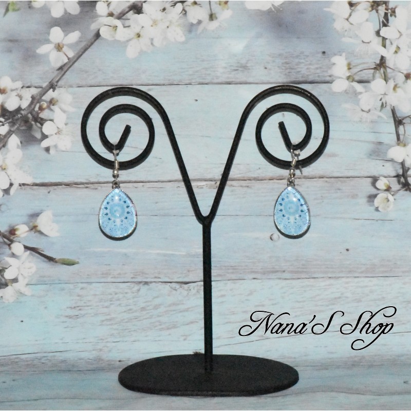 Boucles d'oreilles fantaisie, gouttes en verre, motif aquarelle, coloris bleu, modèle 8.