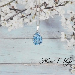 Chaine, pendentif fantaisie, goutte en verre, motif aquarelle, coloris bleu, modèle 1.