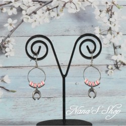 Boucles d'oreilles fantaisie, perles  Heishi, pendentif corne demi-lune, modèle 4.