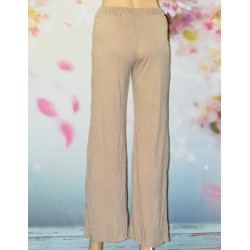 Pantalon fluide, coupe droite, coloris beige.