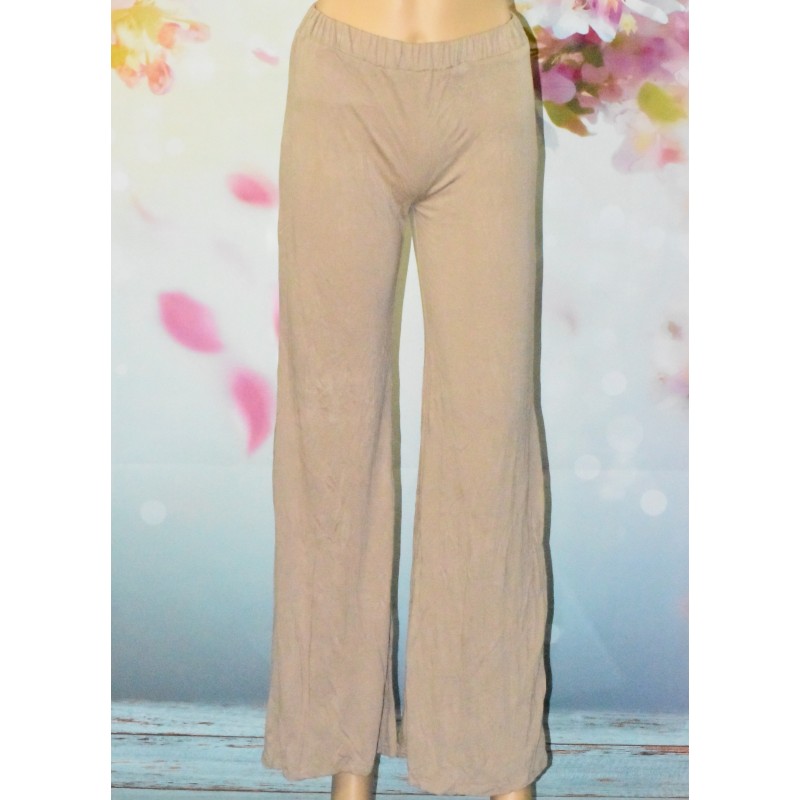 Pantalon fluide, coupe droite, coloris beige.