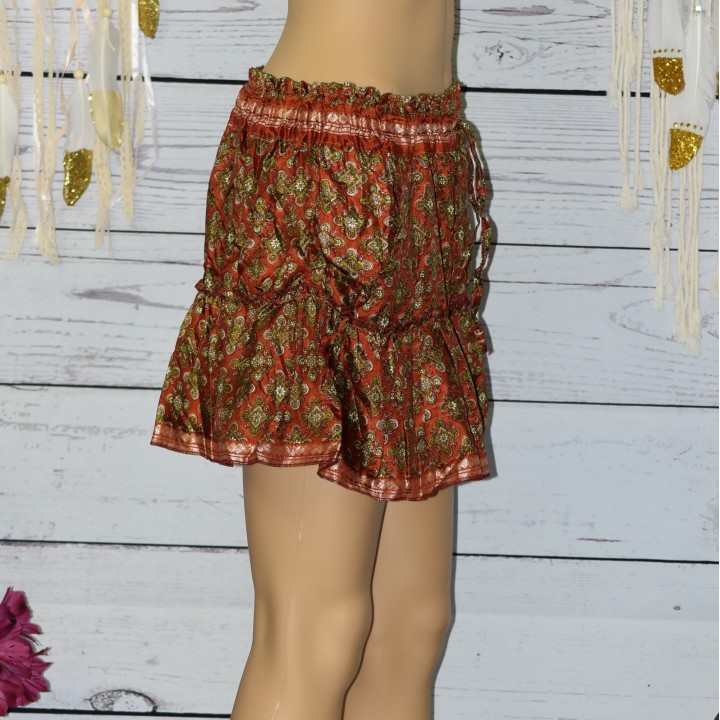 mini jupe, en soie, modèle orange.