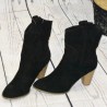 Bottines en suédine, Enza Nucci, coloris noir.