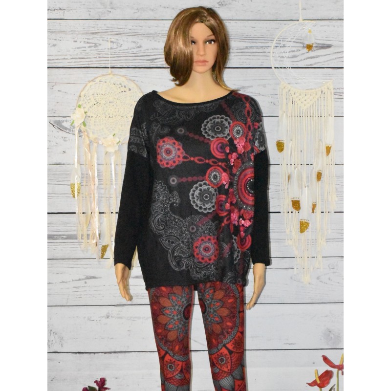 Pull col rond, motifs rosaces, 101 idées, coloris noir. Pull col rond, motifs rosaces, 101 idées, coloris noir.