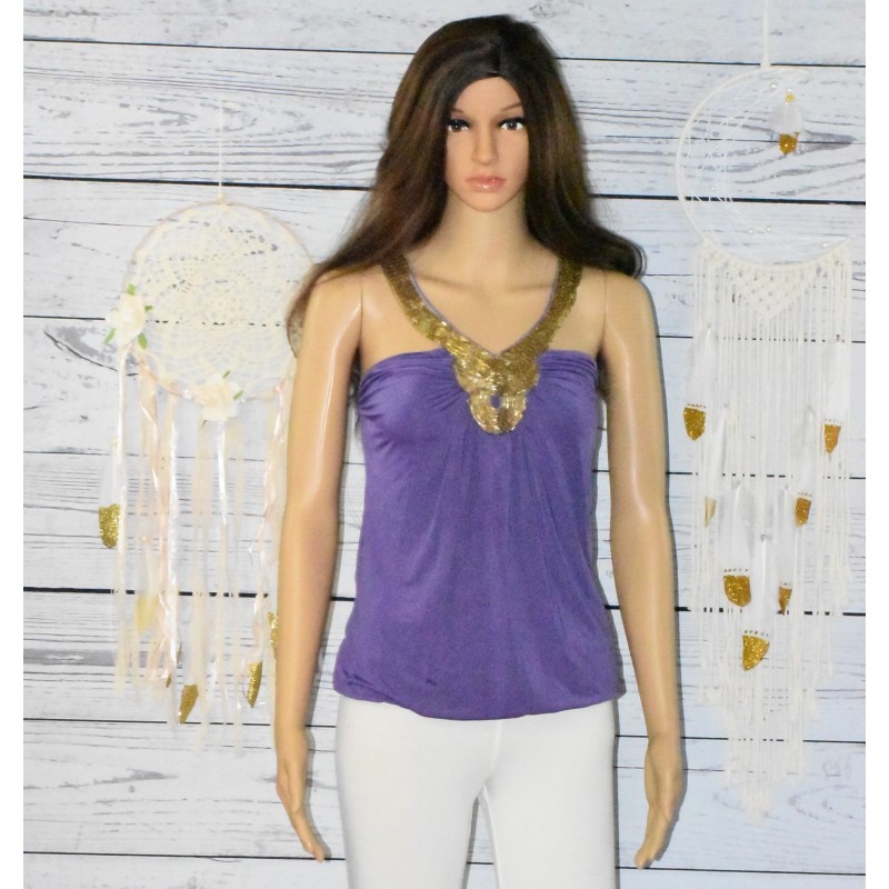 Top de soirée, Perles dorées, taille unique, coloris violet. Top de soirée, Perles dorées, taille unique, coloris violet.