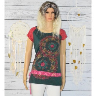 T shirt femme, manches courtes, Desigual, coloris vert et fuchsia.