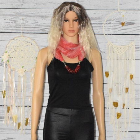 Foulard bijoux, tour de cou, perles plates, coloris rouge. Foulard bijoux, tour de cou, perles plates, coloris rouge.