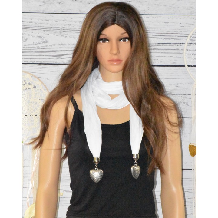 Foulard bijoux uni, pendentifs cœurs, coloris blanc.