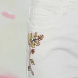 Jeans broderie, Sari White, Desigual, coloris blanc, détail.