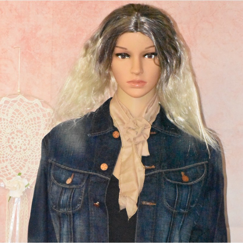 Foulard & fleur 3 en 1: ceinture et bandeau, coloris beige. Foulard & fleur 3 en 1: ceinture et bandeau, coloris beige.