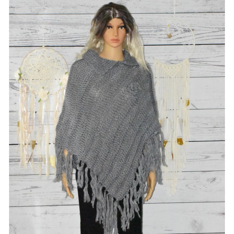 Poncho fleur, différents coloris, gris.