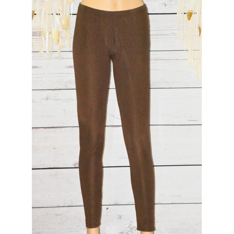 Leggings en matière côtelée, coloris marron. Leggings en matière côtelée, coloris marron.