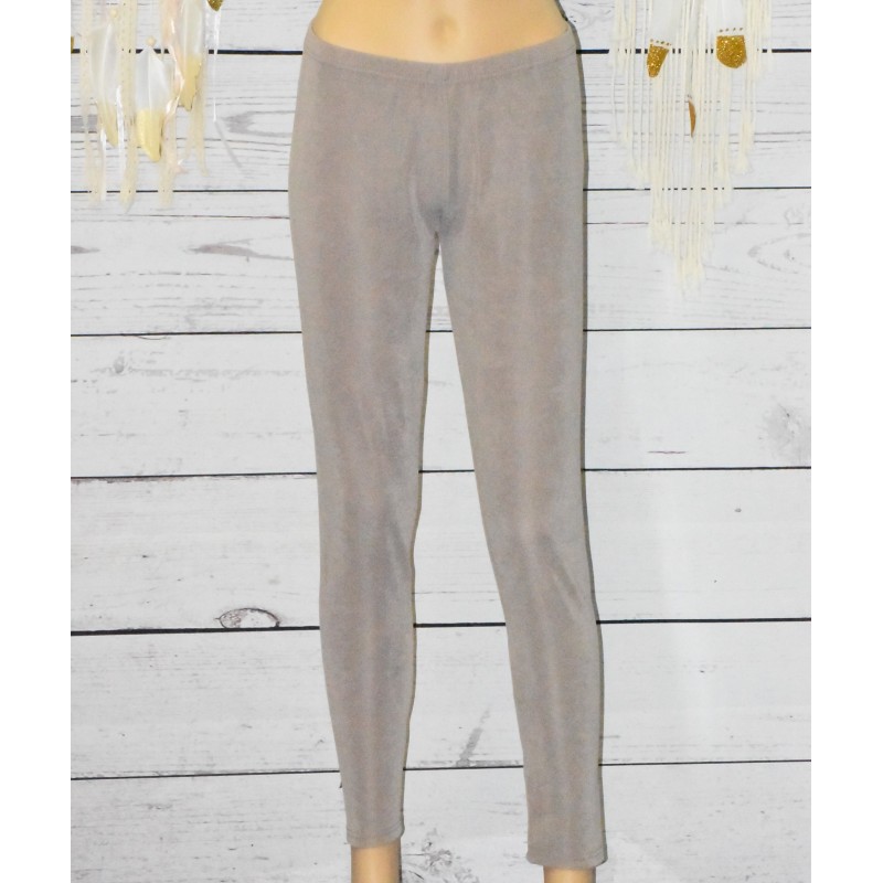 Leggings en matière côtelée, coloris beige. Leggings en matière côtelée, coloris beige.