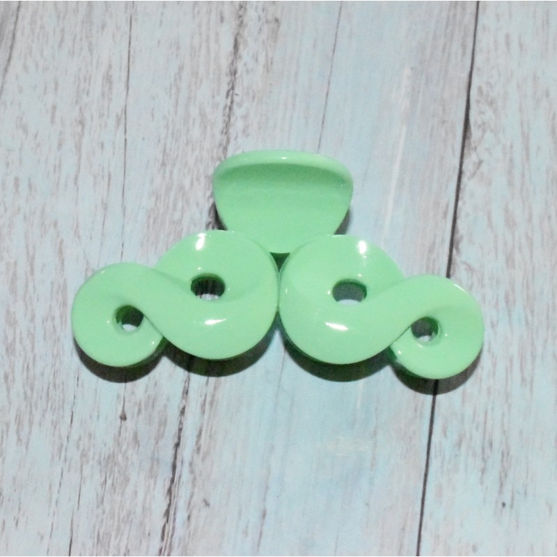 Pince crabe plastique coloré, modèle 1, couleur vert. Pince crabe plastique coloré, modèle 1, couleur vert.