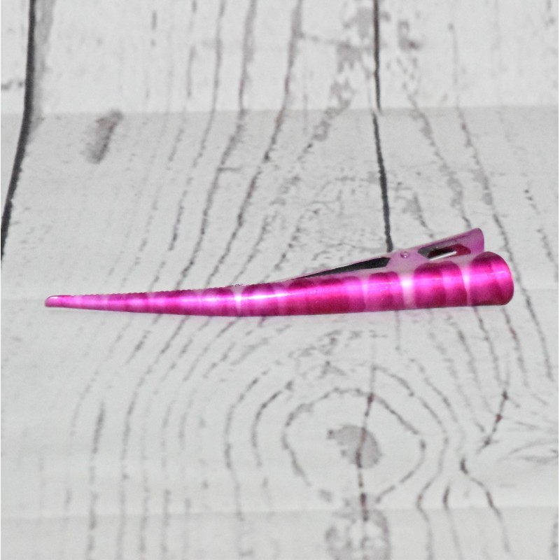 Pince à bec, en métal, 13cm, coloris rose. Pince à bec, en métal, 13cm, coloris rose.