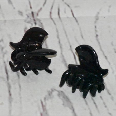 Petite pince crabe noire, forme papillon, coloris noir.