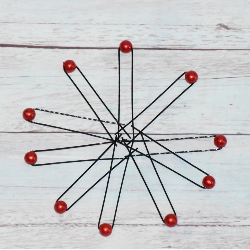 Lot de 10 piques à chignon, perle nacré, coloris rouge. Lot de 10 piques à chignon, perle nacré, coloris rouge.