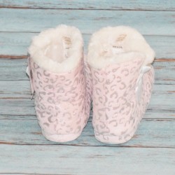 Chaussons cocooning, léopard, fourré, coloris rose pâle et blanc.