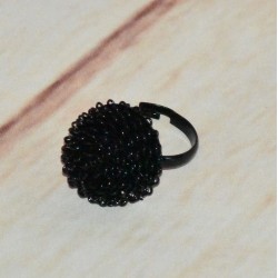 Bague boule noire, en fil métalique