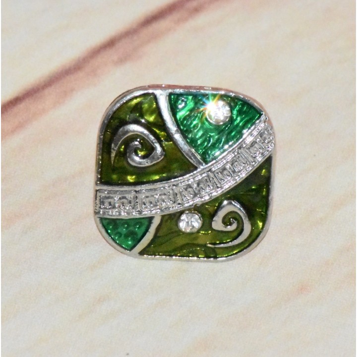 Bague émail forme carré, frise maya, coloris vert.