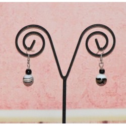 Boucles d'oreilles boule, en verre, coloris vieux rose.