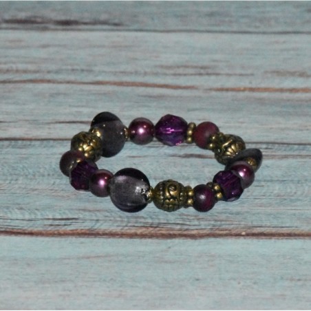 Bracelet élastique, perles fantaisie, coloris violet.