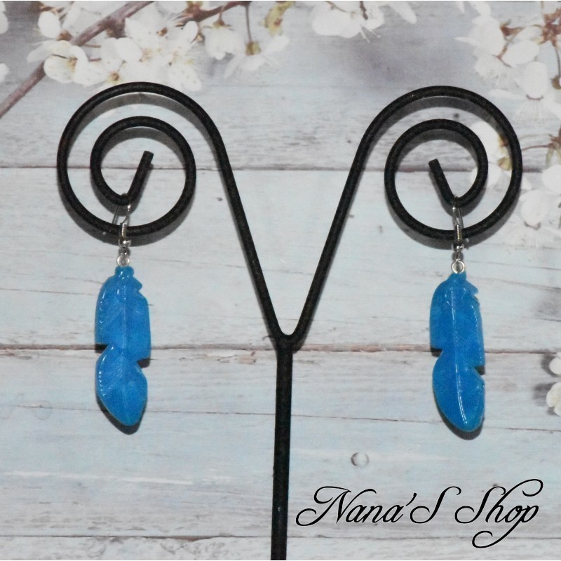Boucles d'oreilles Plume, en pâte polymère, coloris bleu. Boucles d'oreilles Plume, en pâte polymère, coloris bleu.